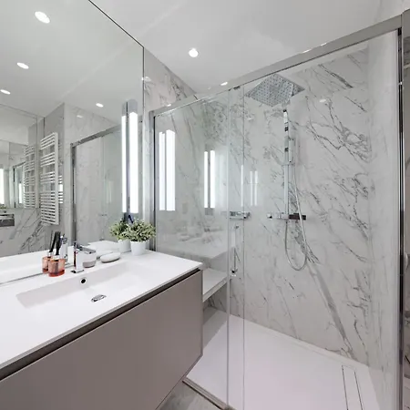 아파트 Croisette 4 Bedrooms - 2c 칸느